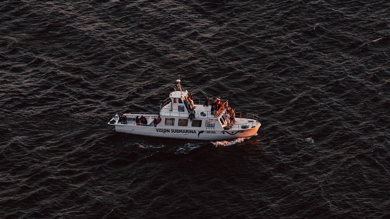 Wallpaper boat, transport, sea, waves, wavy