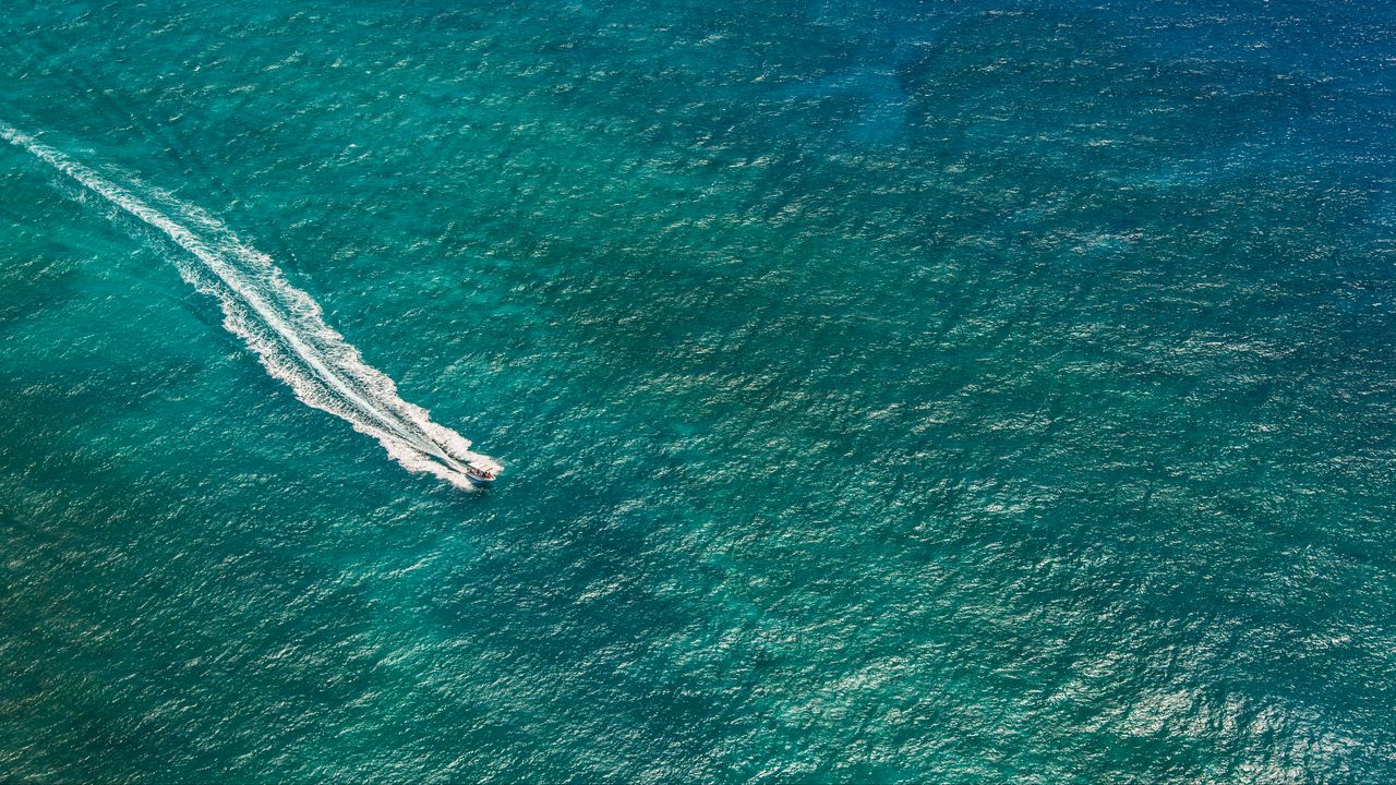 Wallpaper boat, water, aerial view, minimalism