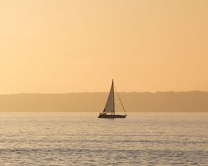 Preview wallpaper boat, water, fog, dusk