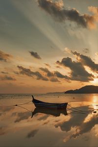 Preview wallpaper boat, water, horizon, sky