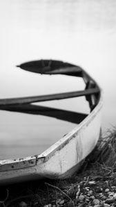 Preview wallpaper boat, water, river, black and white