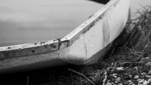 Preview wallpaper boat, water, river, black and white