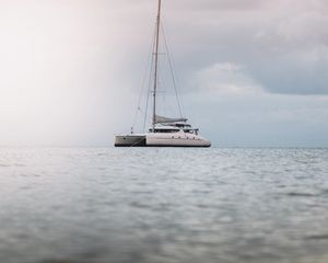 Preview wallpaper boat, yacht, sea, water, clouds