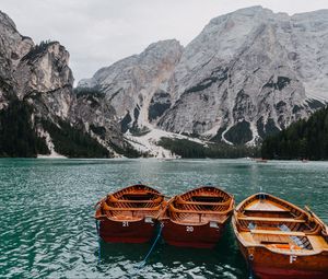 Preview wallpaper boats, mountains, lake