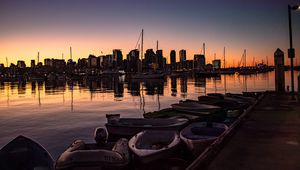 Preview wallpaper boats, river, buildings, dawn, city