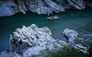 Preview wallpaper boats, rocks, river