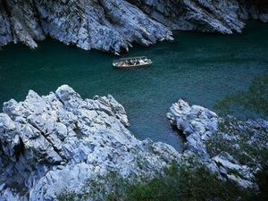 Preview wallpaper boats, rocks, river