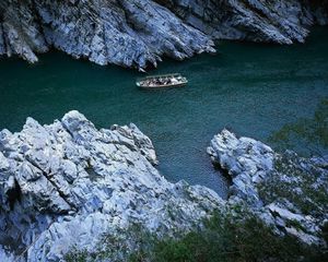 Preview wallpaper boats, rocks, river