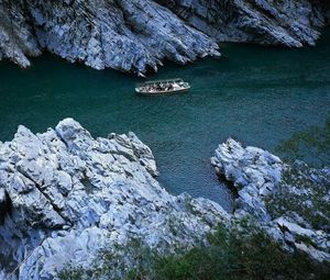 Preview wallpaper boats, rocks, river