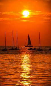 Preview wallpaper boats, sails, sea, horizon, sunset