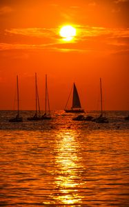 Preview wallpaper boats, sails, sea, horizon, sunset