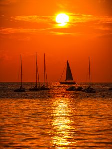 Preview wallpaper boats, sails, sea, horizon, sunset