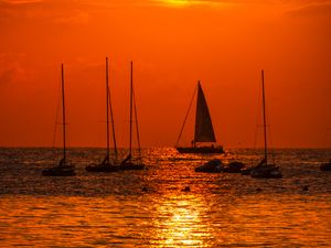 Preview wallpaper boats, sails, sea, horizon, sunset