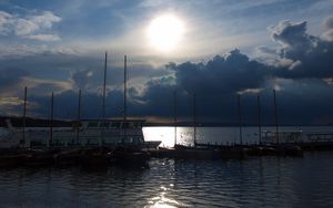 Preview wallpaper boats, sea, dawn, sky, clouds, sunrise