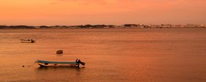 Preview wallpaper boats, sea, horizon, sunset