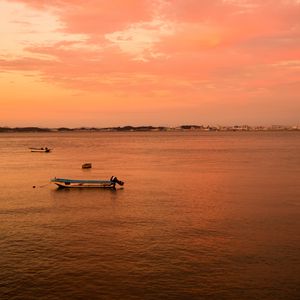 Preview wallpaper boats, sea, horizon, sunset