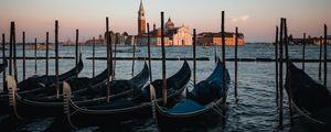 Preview wallpaper boats, water, buildings, twilight, venice