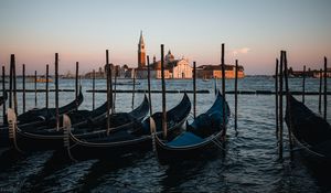 Preview wallpaper boats, water, buildings, twilight, venice