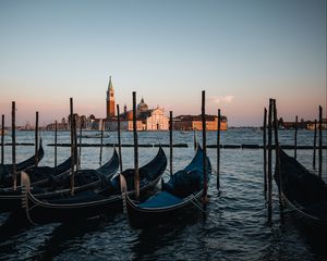 Preview wallpaper boats, water, buildings, twilight, venice