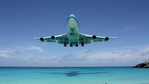 Preview wallpaper boeing 747, shadow, ocean, flight