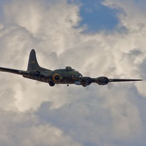 Preview wallpaper boeing b-17, flying fortress, bomber, sky, clouds