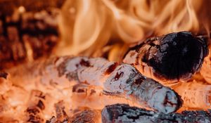 Preview wallpaper bonfire, coal, fire, flame, log