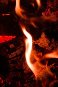 Preview wallpaper bonfire, embers, glow, fire, flame, dark