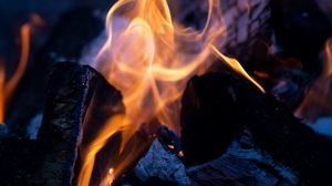 Preview wallpaper bonfire, fire, burn, firewood, embers