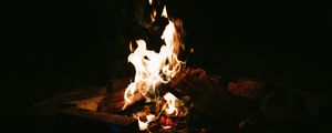 Preview wallpaper bonfire, fire, burn, night, dark