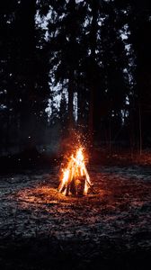 Preview wallpaper bonfire, fire, camping, sparks