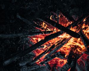 Preview wallpaper bonfire, fire, coals, firewood