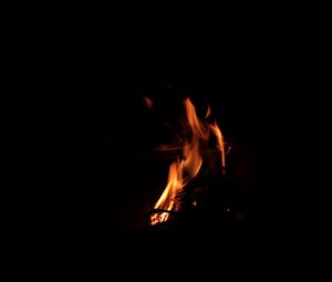 Preview wallpaper bonfire, fire, dark, flame