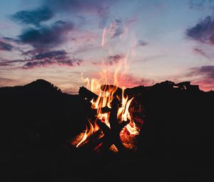 Preview wallpaper bonfire, fire, dark, dusk, nature