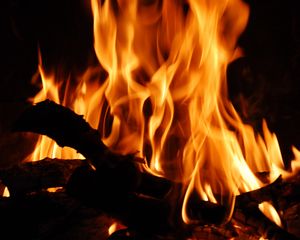 Preview wallpaper bonfire, fire, dark, flame