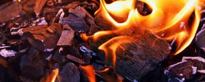 Preview wallpaper bonfire, fire, firewood, coal