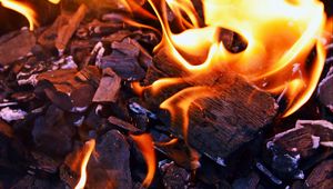 Preview wallpaper bonfire, fire, firewood, coal