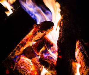 Preview wallpaper bonfire, fire, firewood, ash, flame