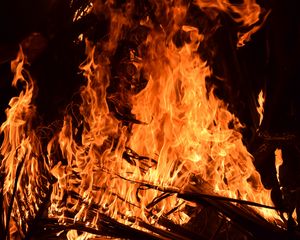 Preview wallpaper bonfire, fire, flame, brushwood