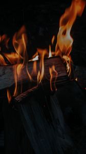 Preview wallpaper bonfire, fire, flame, firewood, burning