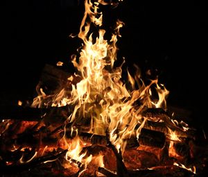 Preview wallpaper bonfire, fire, flame, firewood, coals