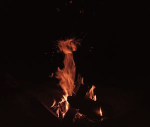 Preview wallpaper bonfire, fire, flame, sparks, dark, burning