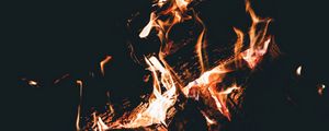 Preview wallpaper bonfire, fire, flame, firewood, dark, camping, burning