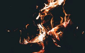 Preview wallpaper bonfire, fire, flame, firewood, dark, camping, burning