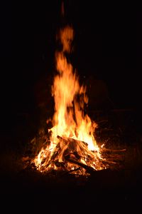 Preview wallpaper bonfire, fire, flame, burn, night