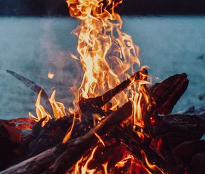 Preview wallpaper bonfire, fire, flame, wood, burn