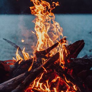 Preview wallpaper bonfire, fire, flame, wood, burn