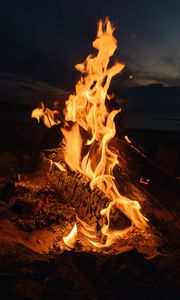 Preview wallpaper bonfire, fire, flame, night, dark