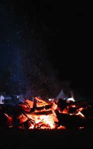 Preview wallpaper bonfire, fire, sparks, night, camping