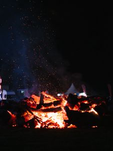 Preview wallpaper bonfire, fire, sparks, night, camping