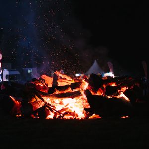 Preview wallpaper bonfire, fire, sparks, night, camping